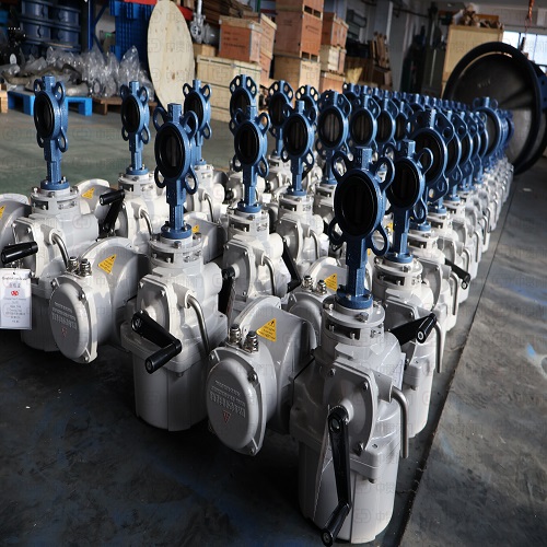 လျှပ်စစ်ဆိုင်ရာ actuators တွင်သုံးမေးရိုး (Chuck-type) drive ကို Threaded drive ကို vs.