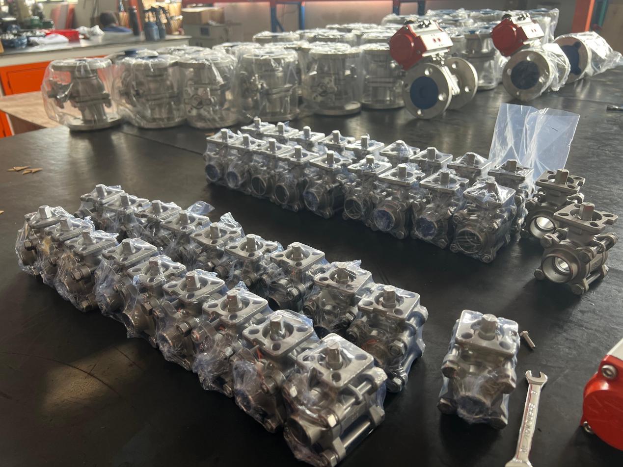 Zhongguan Valves သည်အခြေအနေအမျိုးမျိုး၏လိုအပ်ချက်များကိုဖြည့်ဆည်းရန် Two-Piece 3 အပိုင်းအစအဆို့ရှင်များကိုလှိမ့်ချထားလိုက်သည်။