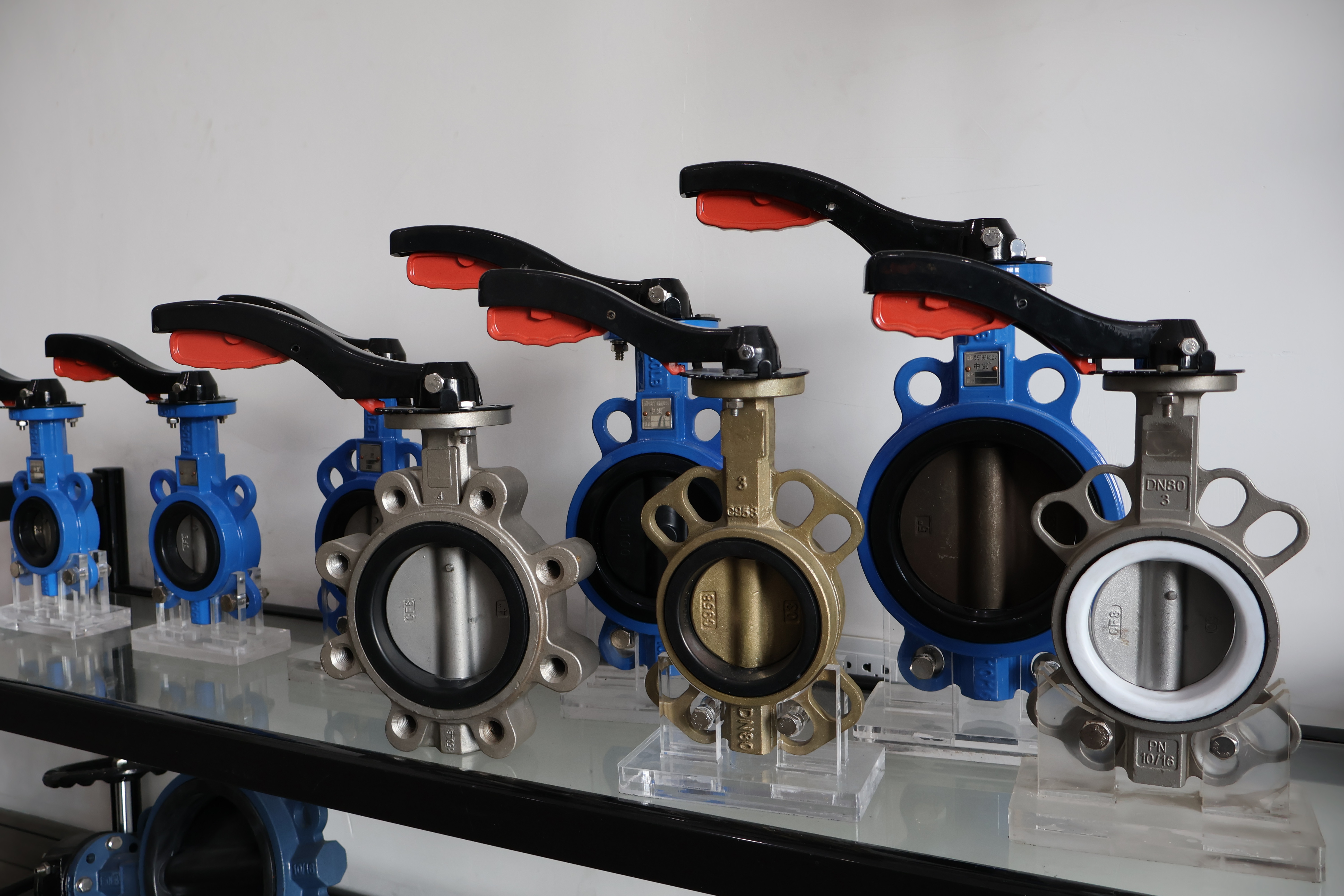 အဆို့ရှင်များ 0 ယ်သောအခါသင်သိထားရမည်။ သင်၏ငွေကိုအမှောင်ထဲမဖြုန်းပါနှင့်။